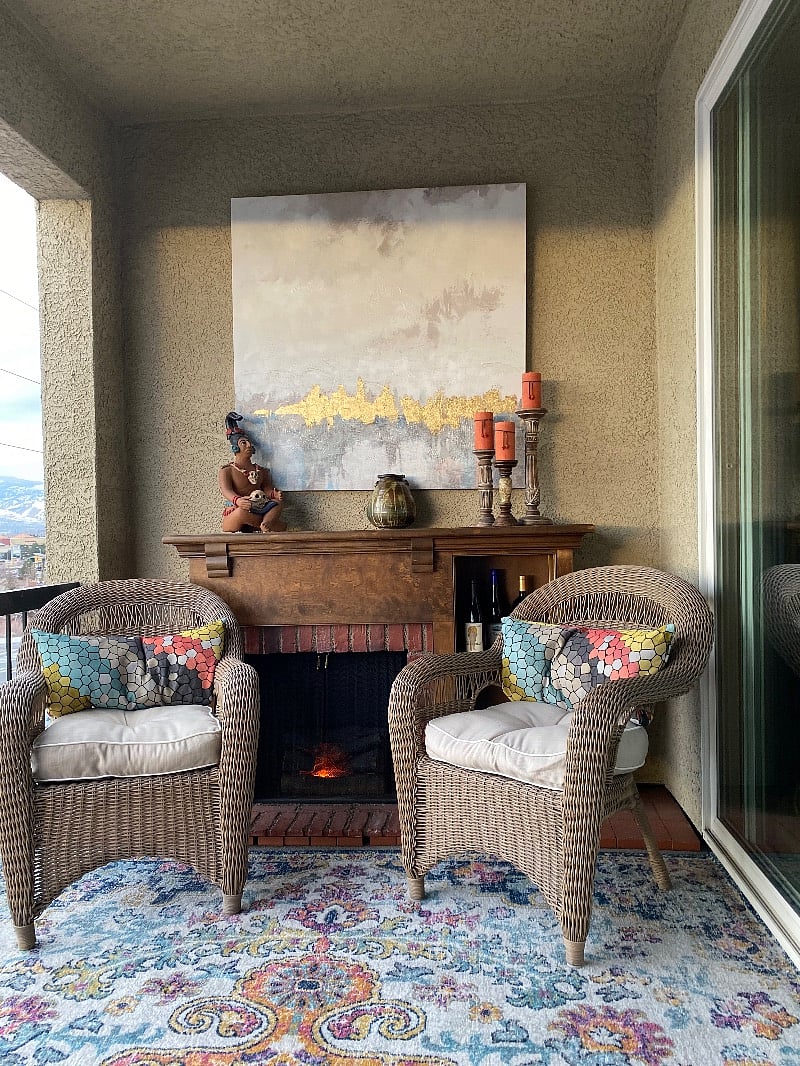 Comfy Deck Seating!! The outdoor deck is basically another room!