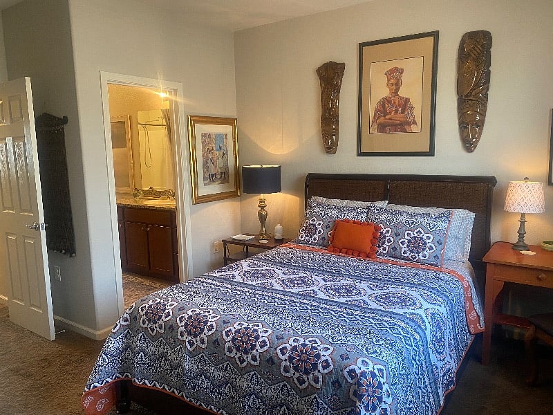 Queen size bed, large private bathroom, two desks, and two closets!