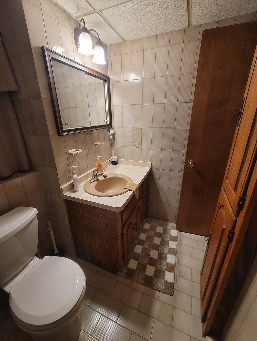 Full bathroom