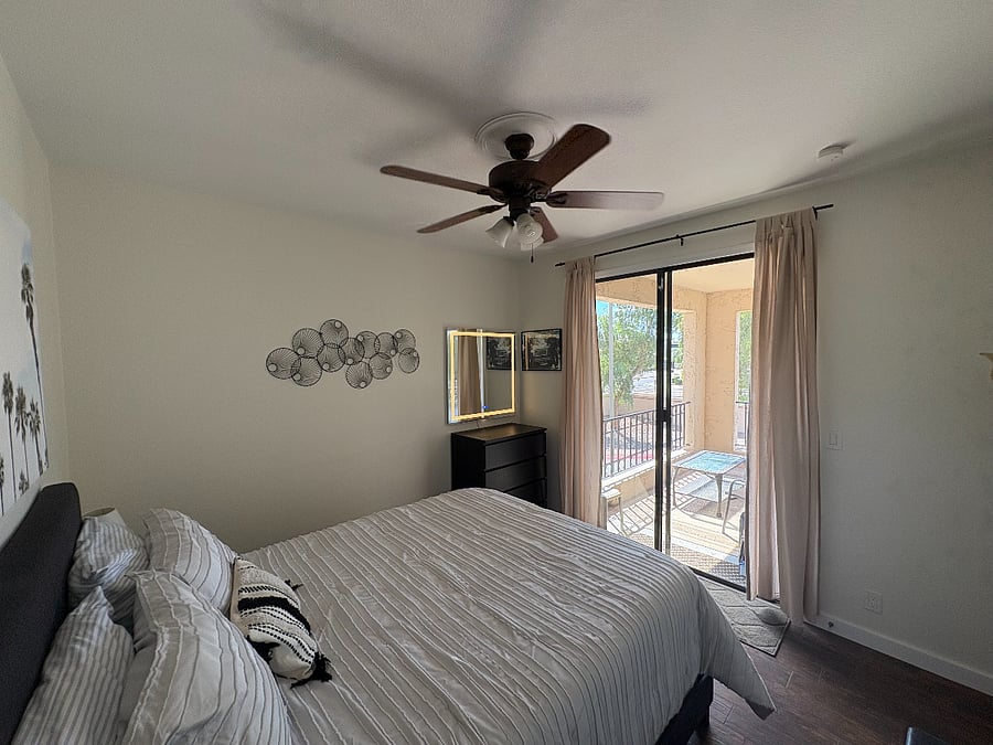 Guest Room - Queen Bed w/ Closet