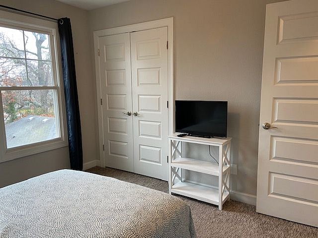 Second Guest Bedroom on the Third Floor with Smart TV