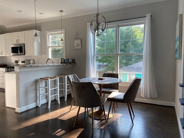 Breakfast Nook to Kitchen