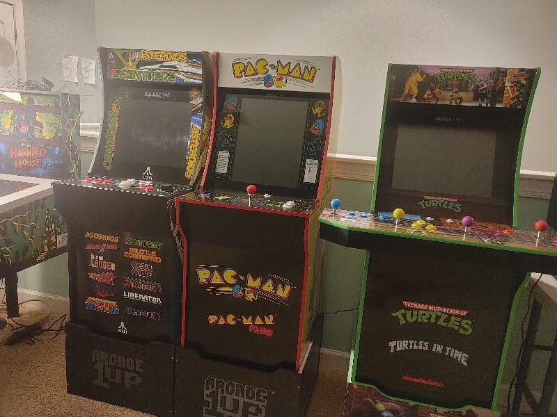 Plenty of arcade and pinball games to play