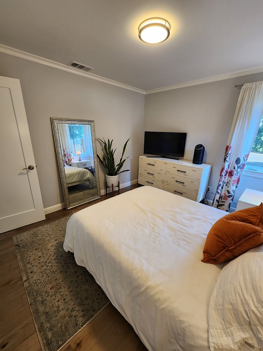Furnished Finder property 299232_1 photo 2