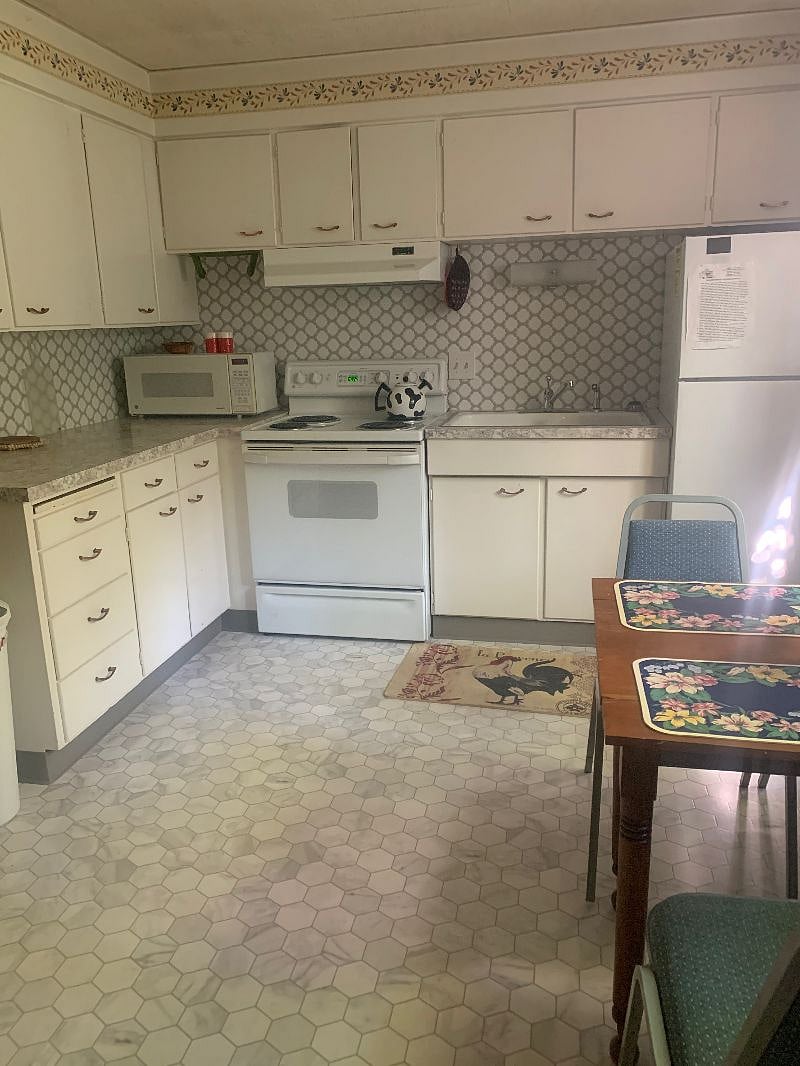 Furnished Finder property 299382_2 photo 7