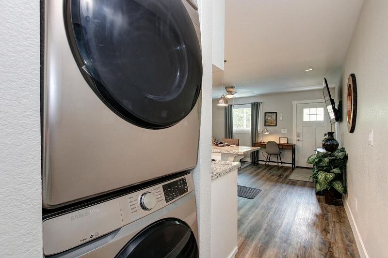Furnished Finder property 299402_2 photo 14