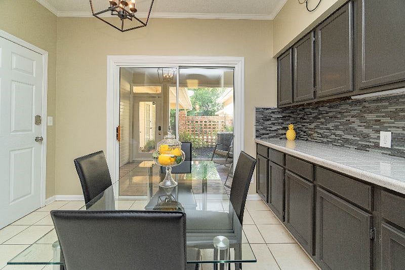 Furnished Finder property 299426_1 photo 17