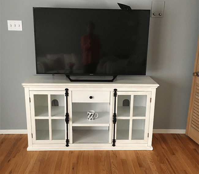 65 inch Smart Tv/Netflix in LR