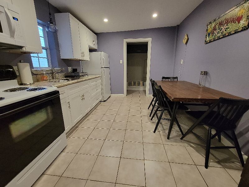 Furnished Finder property 299595_1 photo 10