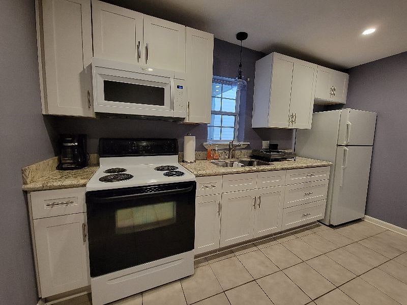Furnished Finder property 299595_1 photo 11