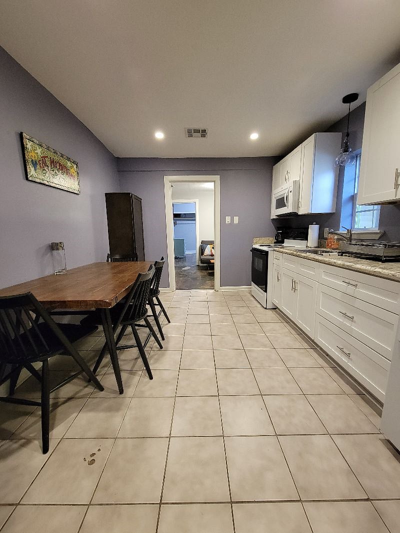Furnished Finder property 299595_1 photo 15