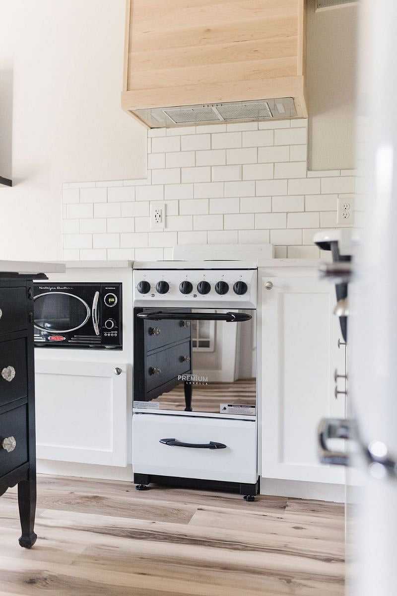 Microwave, oven and electric cooktop