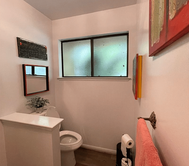 Head potty room