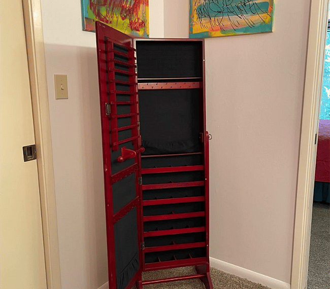 Jewelry case
