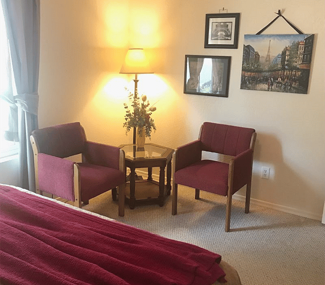 Bedroom's sitting area 
