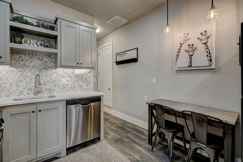 Furnished Finder property 299887_1 photo 13