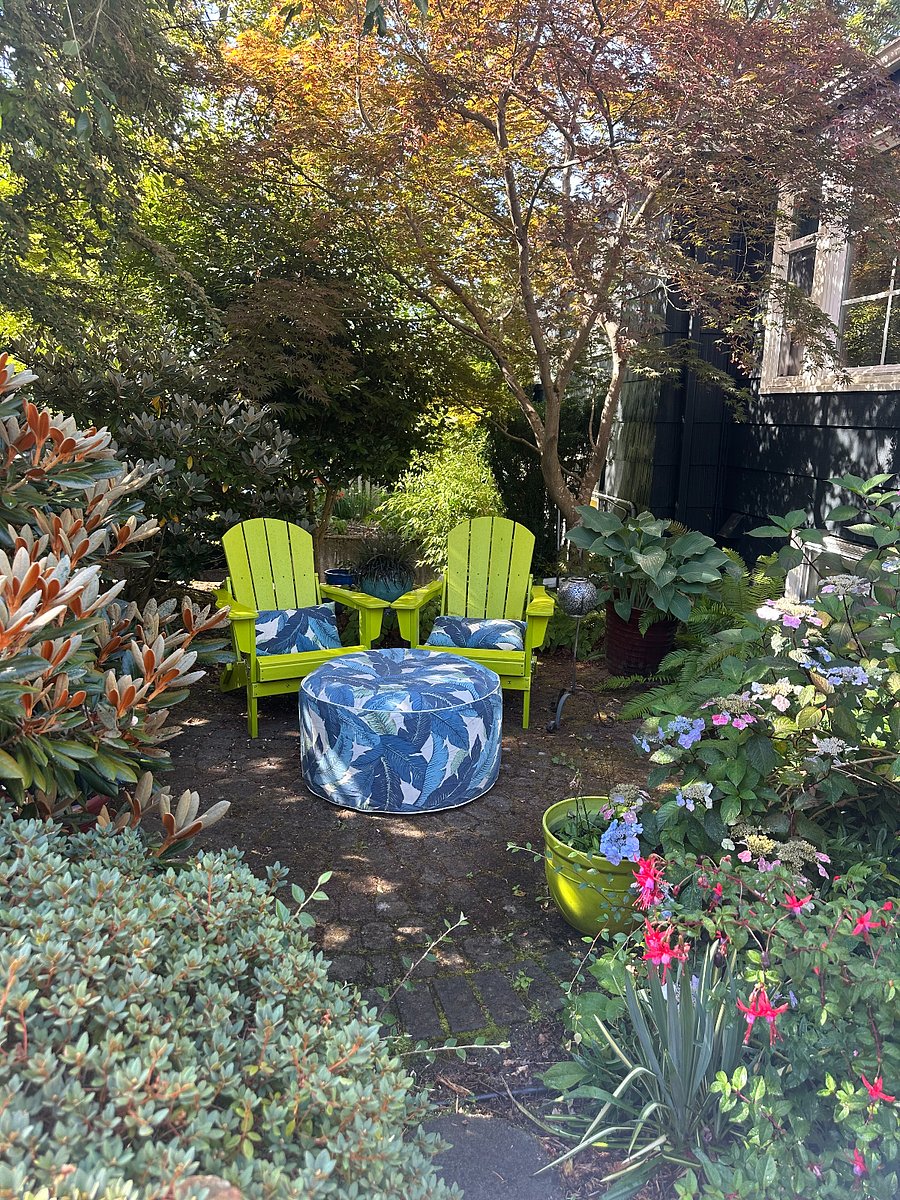 This a special little sitting area in the front of the house overlooking the large English garden.