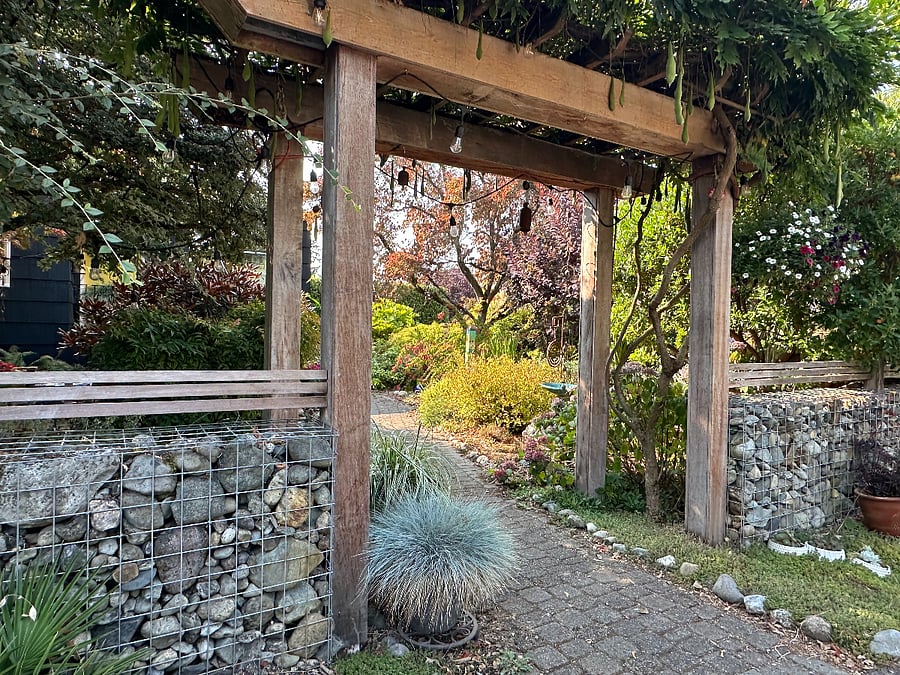 Your garden welcome awaits.