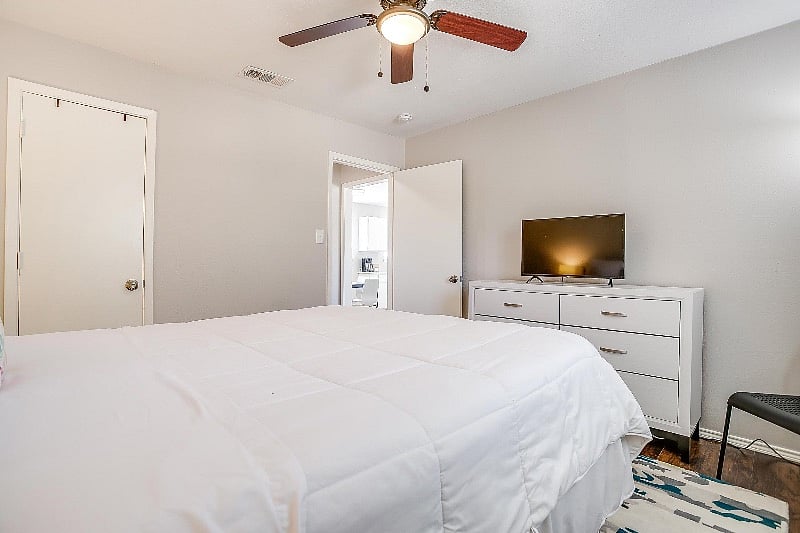 Furnished Finder property 299908_1 photo 32