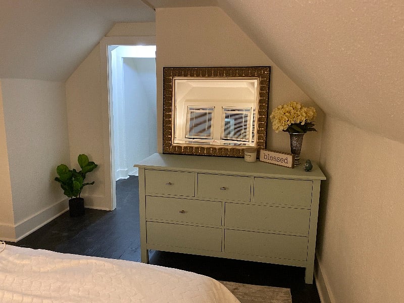 Apt 3 Lofy Bedroom