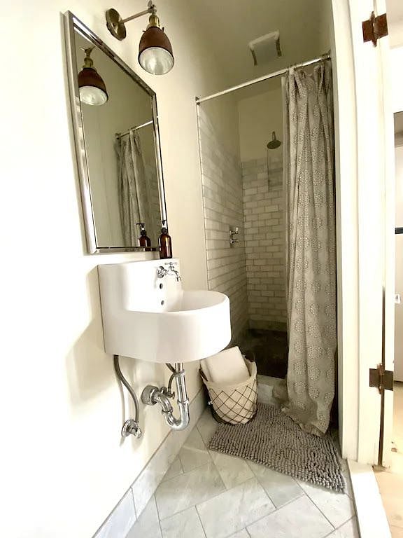 Furnished Finder property 300329_1 photo 11