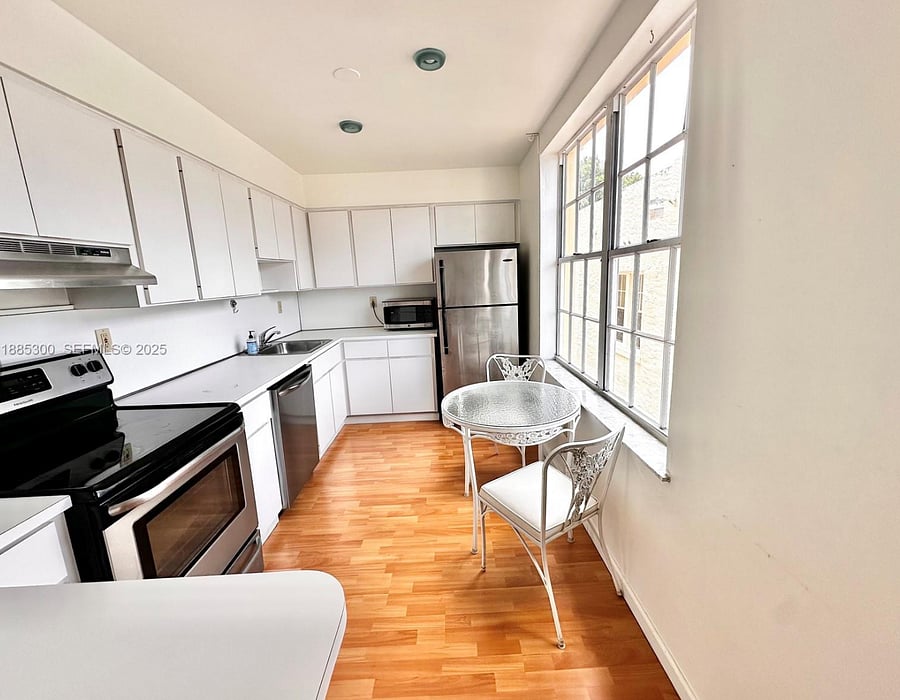 Furnished Finder property 300354_1 photo 13