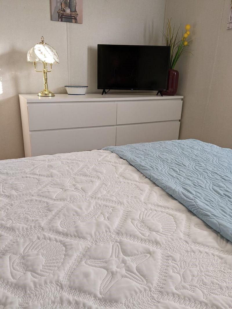 Queen bedroom