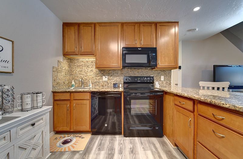 Furnished Finder property 300830_1 photo 4