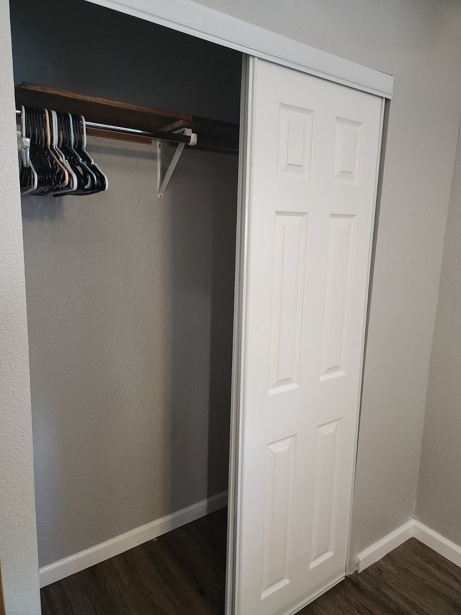 Closet in guest bedroom 2