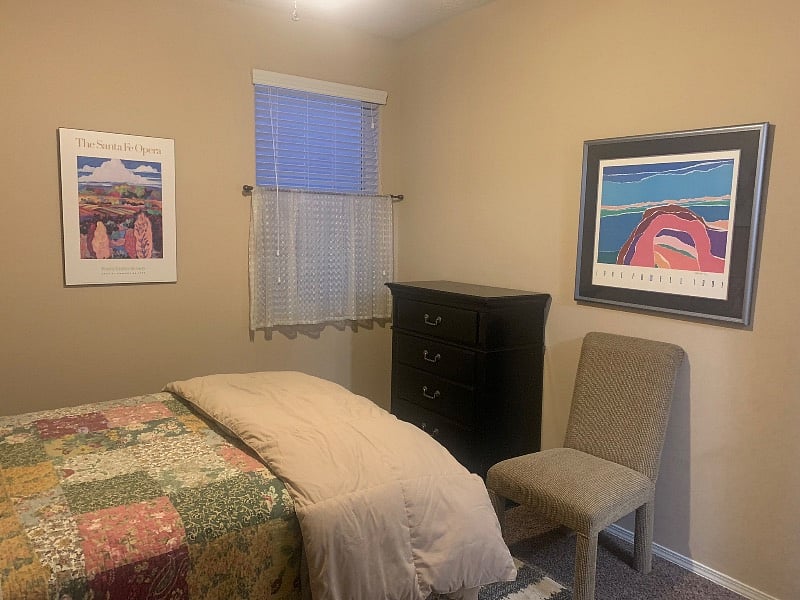 Full bed room