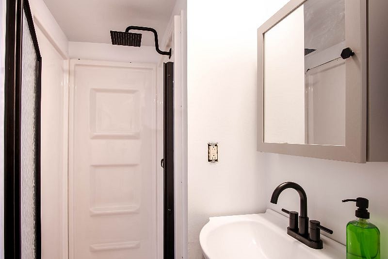 Furnished Finder property 300986_2 photo 8