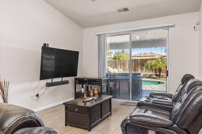 Furnished Finder property 301211_1 photo 9