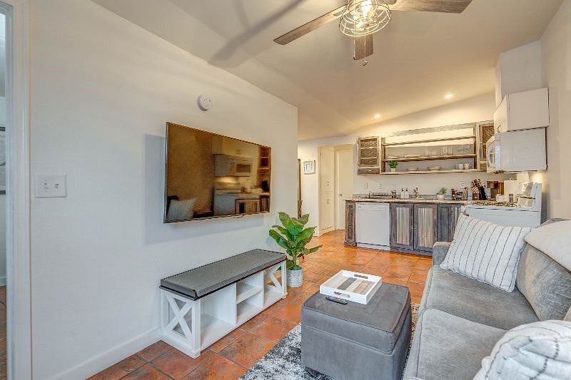 Furnished Finder property 301535_1 photo 3
