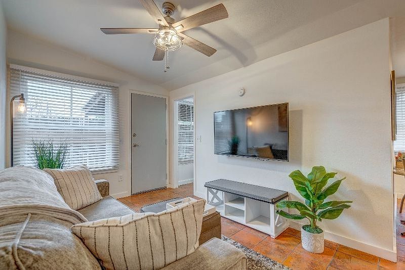 Furnished Finder property 301535_1 photo 4