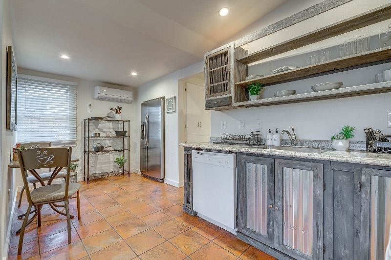 Furnished Finder property 301535_1 photo 8