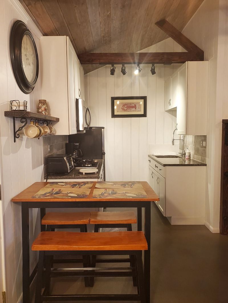 Kitchen and dining area.