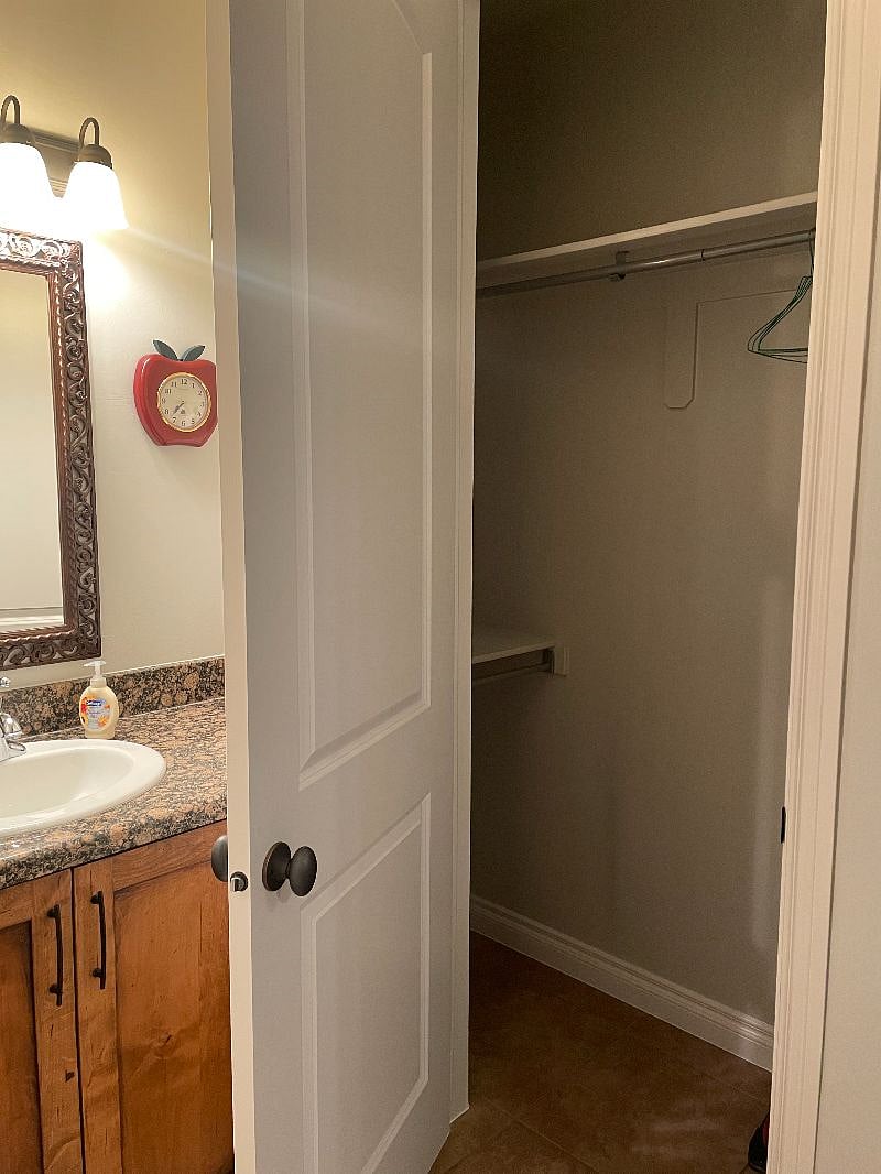 Furnished Finder property 301826_1 photo 12