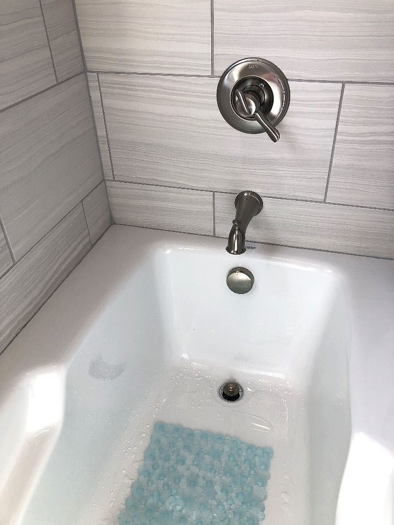 Brand new bathtub for a luxurious experience
