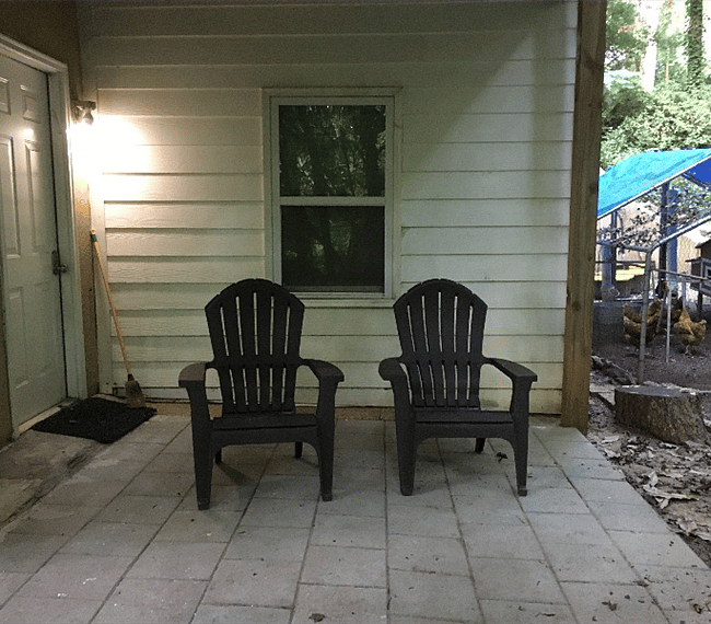 Sit outside and enjoy the woods and quiet. Private entrance