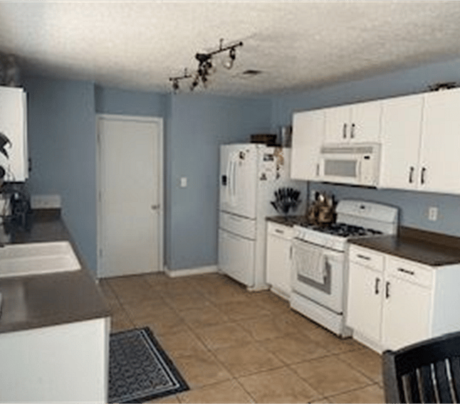 Furnished Finder property 301998_1 photo 10