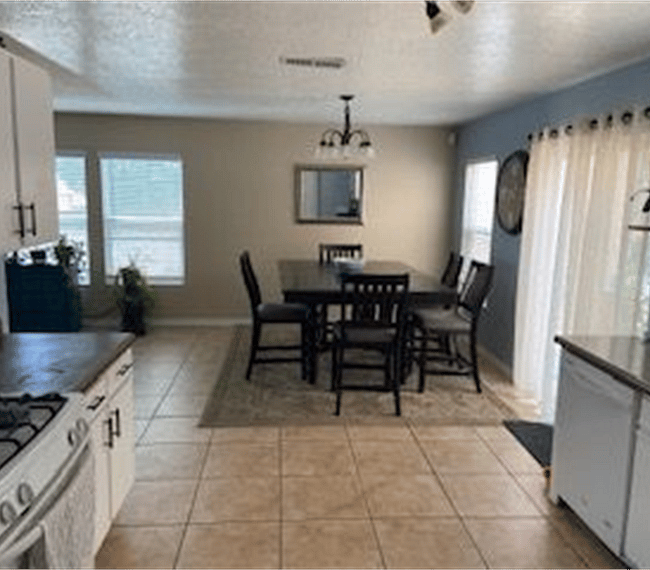 Furnished Finder property 301998_1 photo 16
