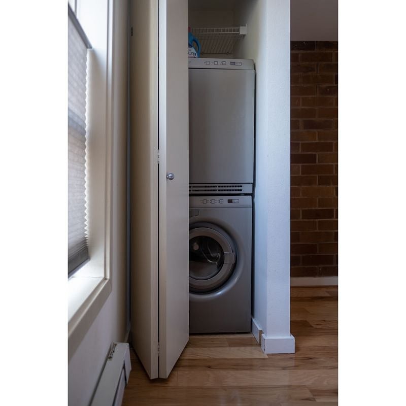 Bedroom - washer/drier