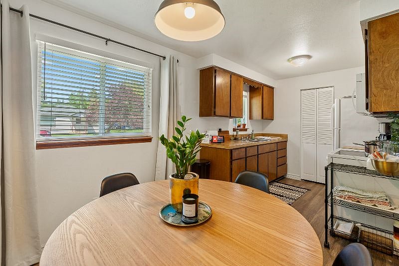 Furnished Finder property 302159_1 photo 9