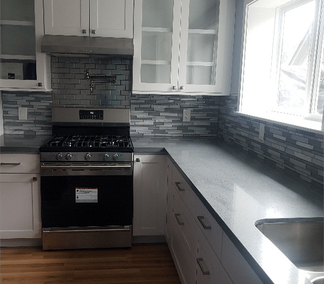 Kitchen with alll new appliances and fully stocked