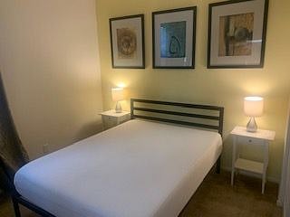 Full size bed