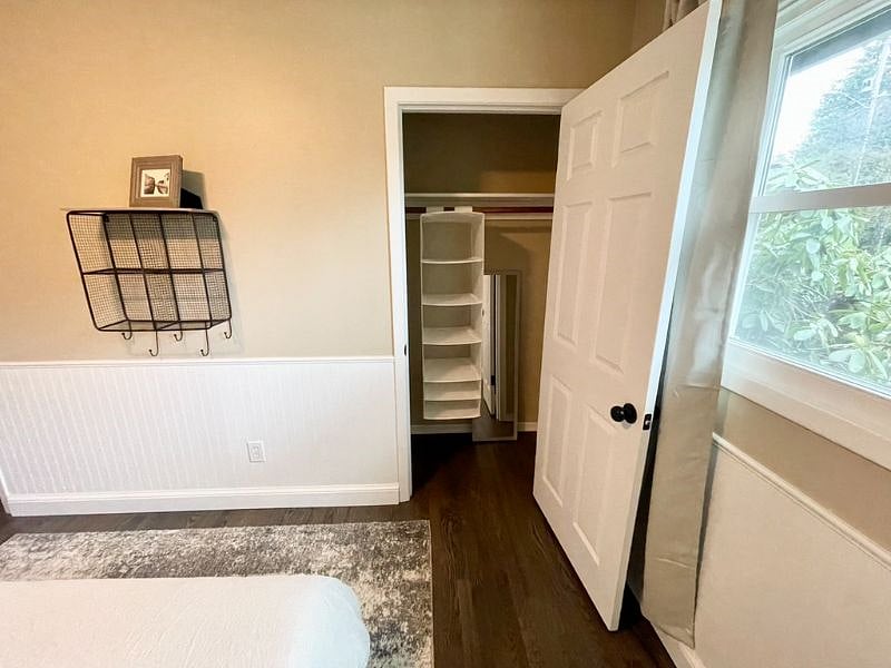 Second bedroom, closet