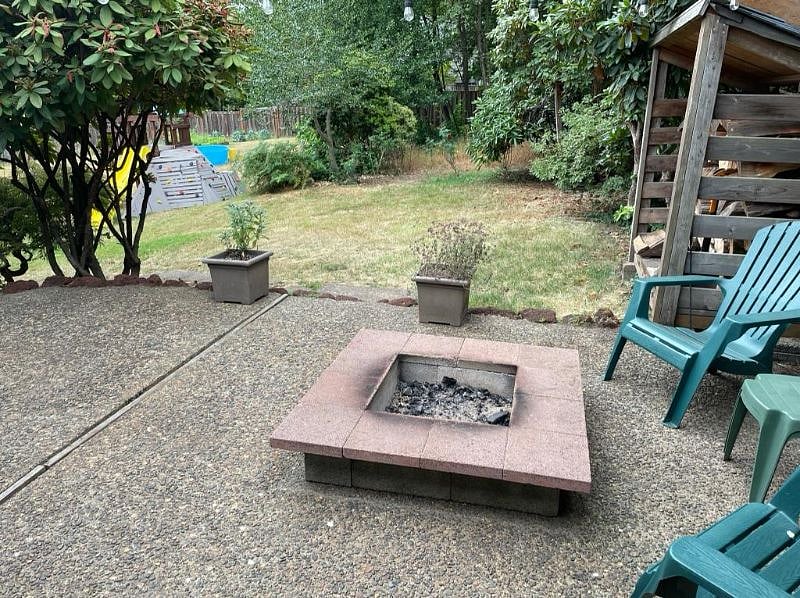 Upper patio with fire pit