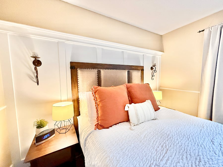 Primary bedroom with queen bed, board and batten wall features, chest of drawers, and beautiful view of large backyard.
Video walkthrough:
https://youtu.be/KUU2CeFw0Gk?si=IB1Gr6XOI5VLr58Z