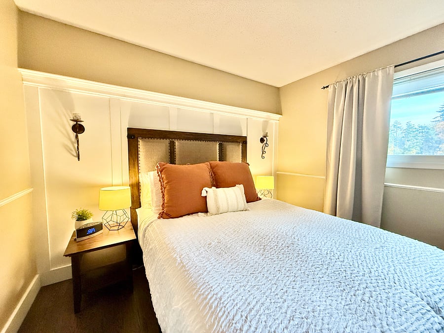 Primary bedroom with queen bed, board and batten wall features, chest of drawers, and beautiful view of large backyard.
Video walkthrough:
https://youtu.be/KUU2CeFw0Gk?si=IB1Gr6XOI5VLr58Z