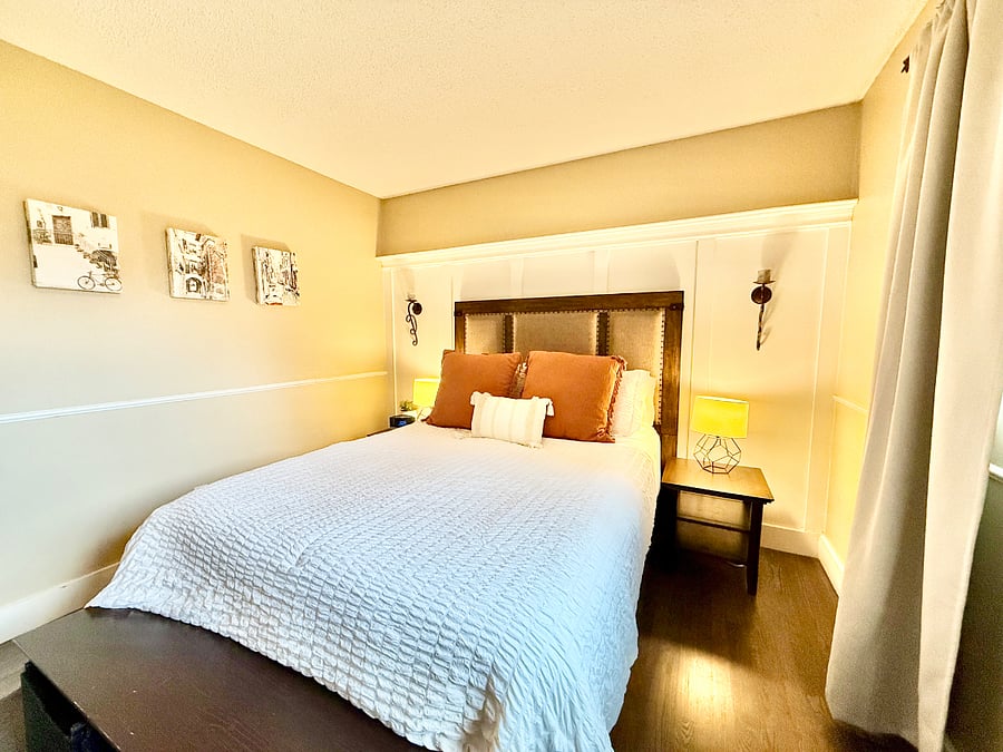 Primary bedroom with queen bed, board and batten wall features, chest of drawers, and beautiful view of large backyard.
Video walkthrough:
https://youtu.be/KUU2CeFw0Gk?si=IB1Gr6XOI5VLr58Z